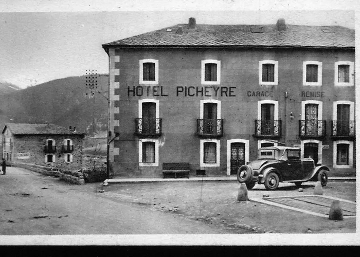 Picheyre Hotell 2*